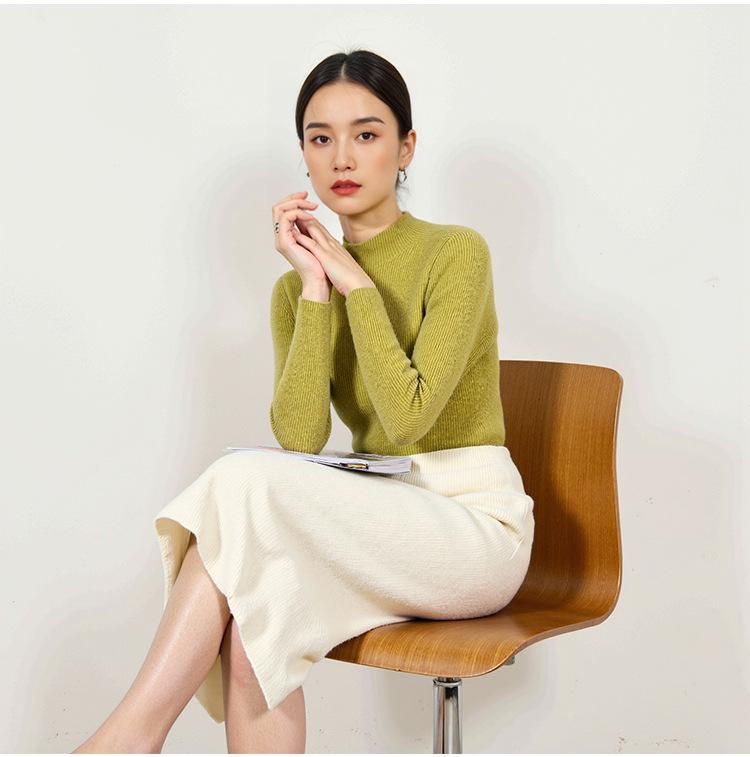 Women's Seamless Wool-Cashmere Slim Fit Sweater - Long Sleeve, Semi-High Neck, Solid Color