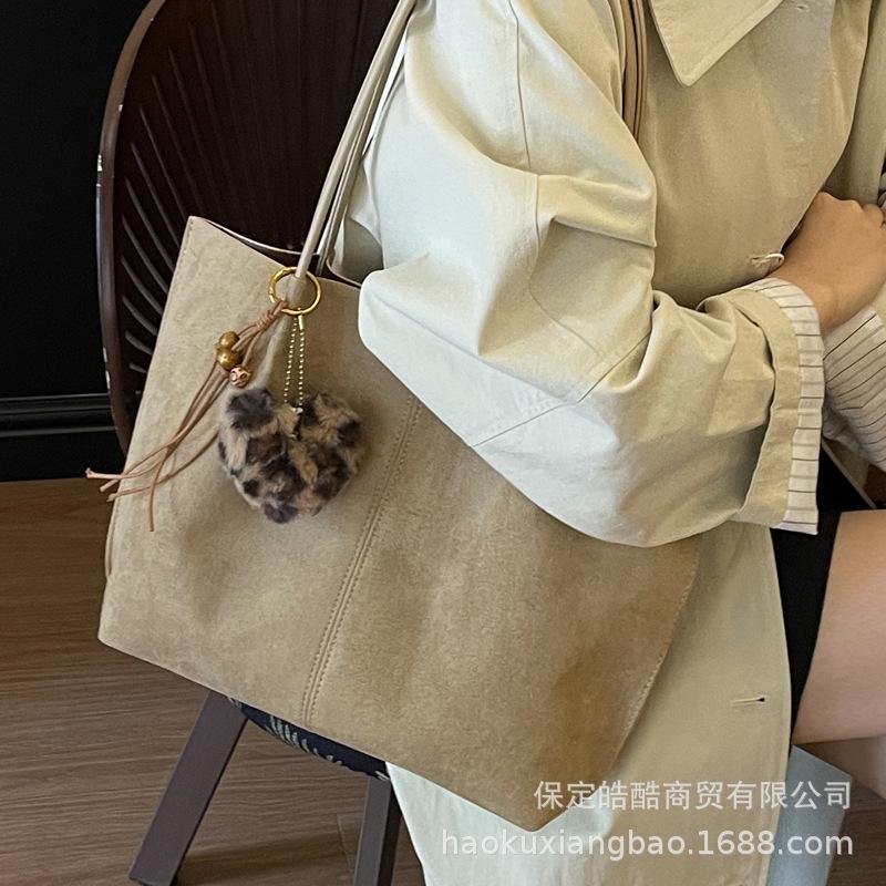 Premium Textured Bag Women's Large Capacity 2025 New Autumn and Winter Versatile Simple Retro Shoulder Bag Commuter Tote Bag