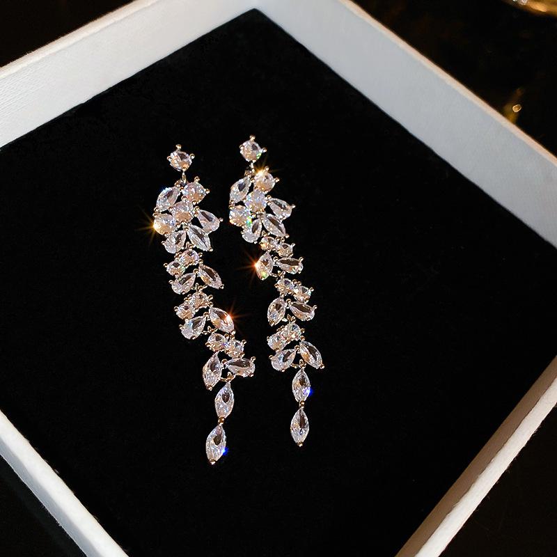 Gold-Plated Vintage Bow Pearl Earrings - Luxury Niche Design Stud Jewelry