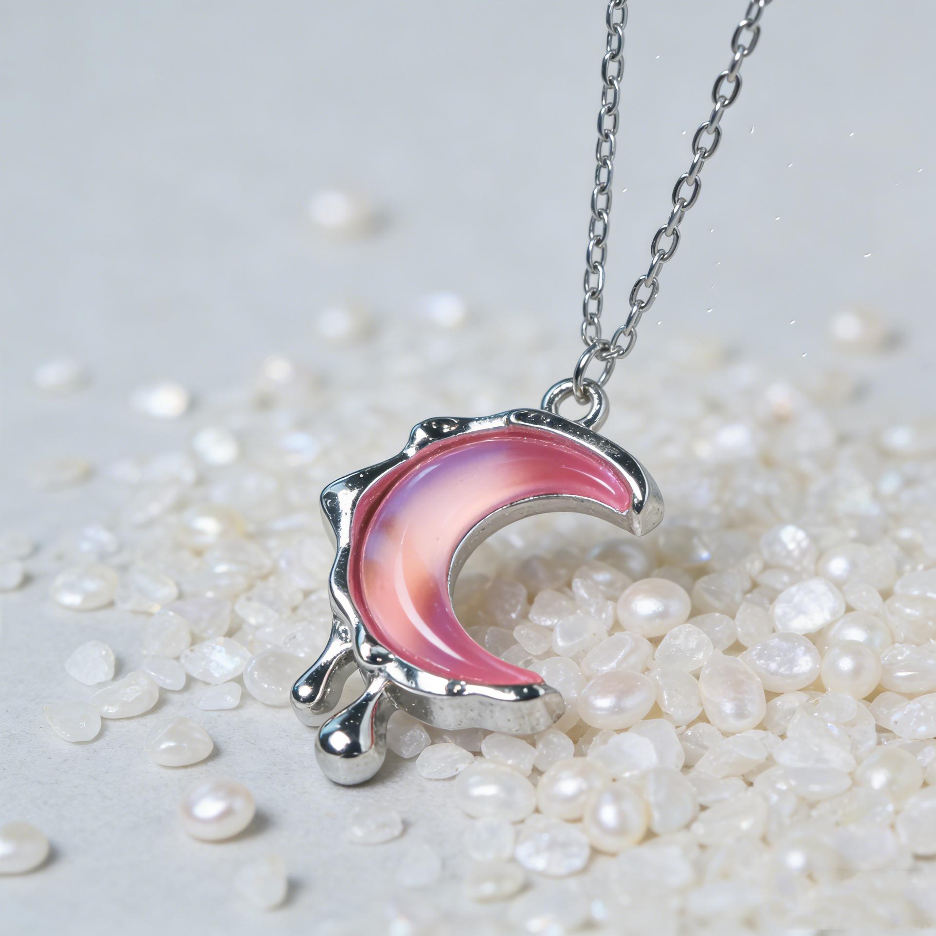 Moon Necklace for Women - Simple & Versatile Clavicle Chain розовый