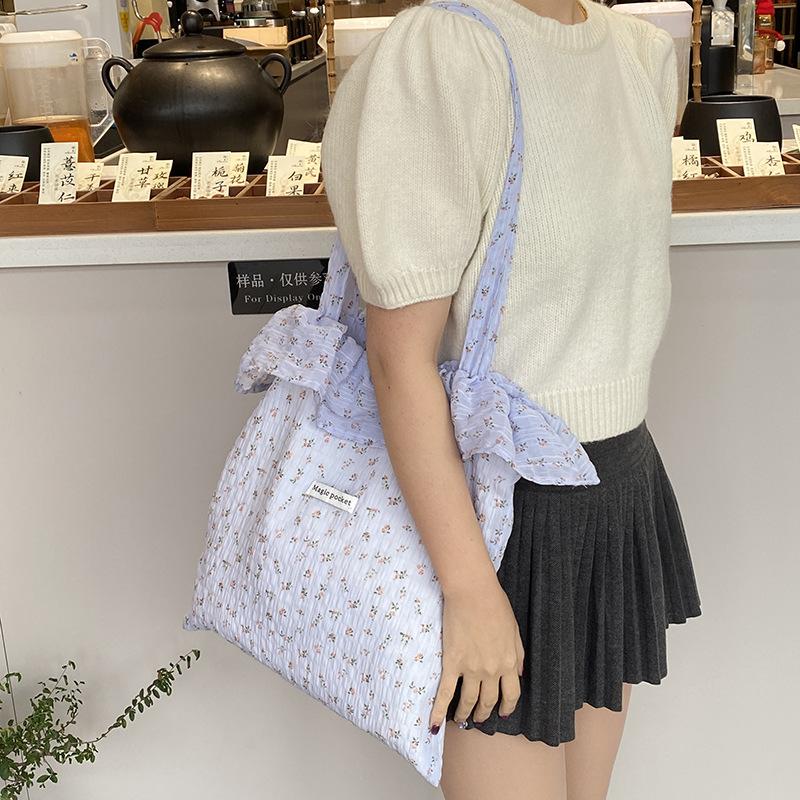 

Summer Floral Chiff Ruffle Women s Shoulder Bags Lightweight Portable Ladies Handbags Casual Travel Simple Girls Shopping Tote світло-синій колір
