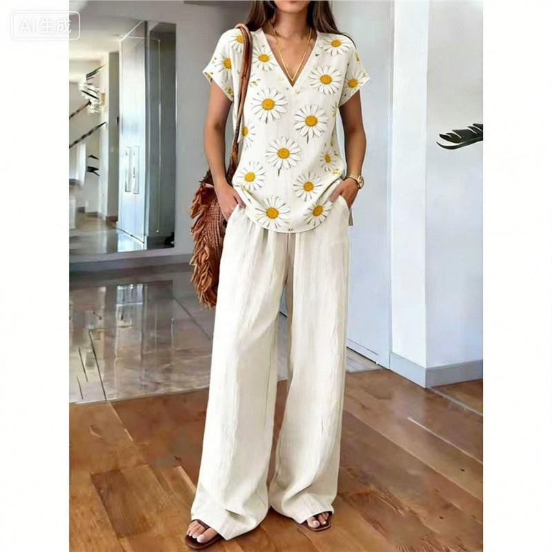 Travel essentials printed two-piece set, vintage elegance V-neck top, loose hierarchy wide-leg pants, vacation style