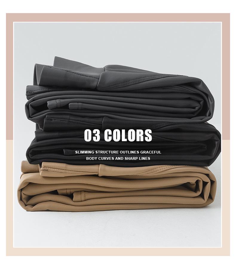 Dámské matné legíny z PU kůže s vysokým pasem a sametovou podšívkou - devítibodová délka, 2024.