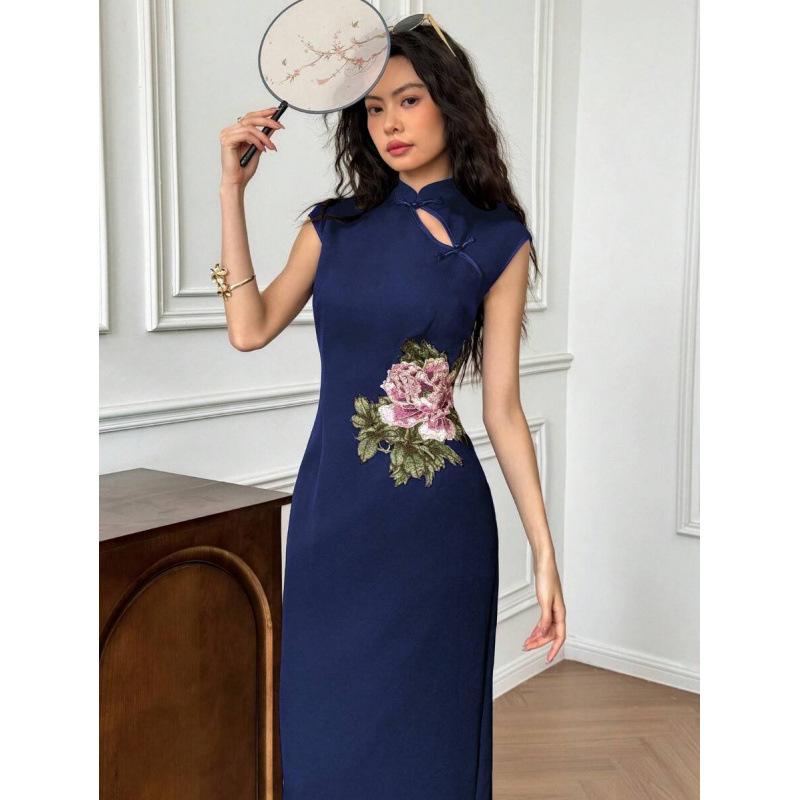 European summer new Chinese style elegant temperament flower embroidery stand-up collar sleeveless long dress women