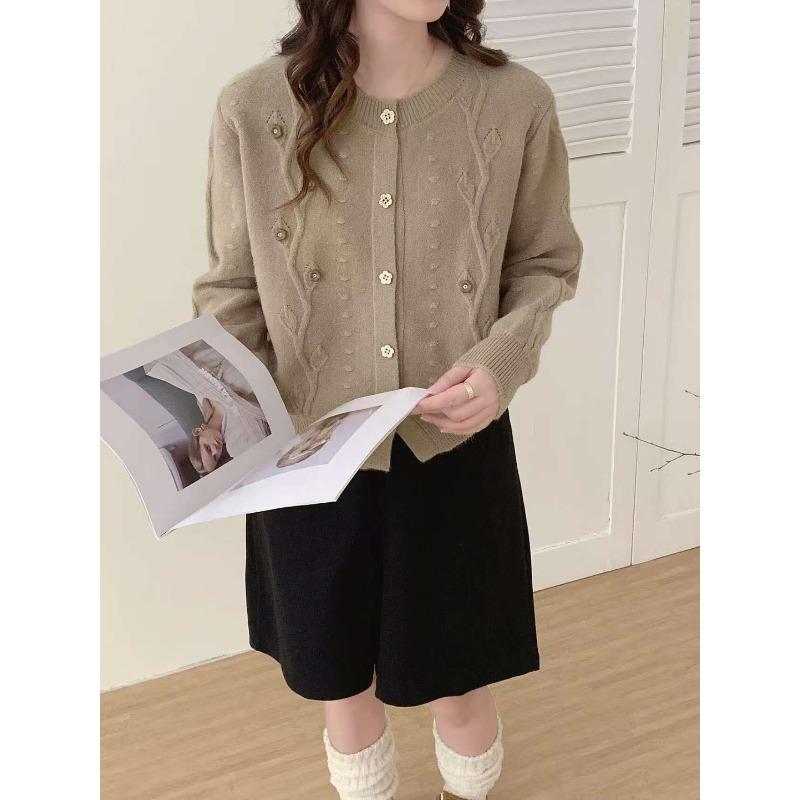 

Casual versatile loose fashion temperament knitted sweater embroidered flower single-row multi-button crew neck autumn and winter sweater average size верблюд