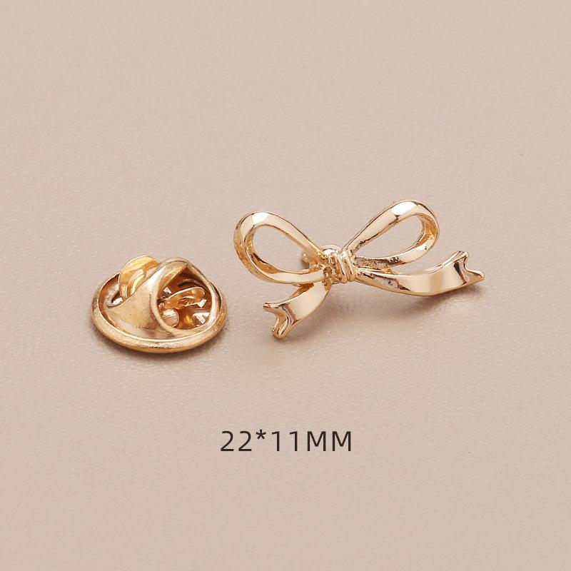 High-End No-Sew Clover Bow Brooch for Shirt Collars