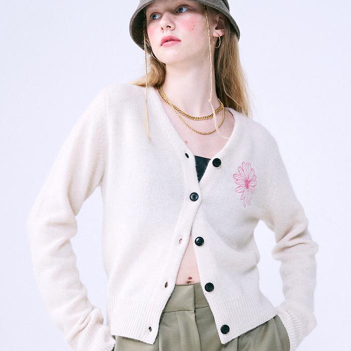 [Mardi mercredi] Waschbär-Mischstrickjacke mit V-Ausschnitt_Elfenbeinrosa