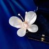 Ladies' Light Luxury Design Elegant Imitation Pearl Butterfly Brooch Fashionable And Versatile Niche Design Sense Brooch