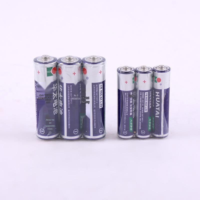Huatai Silver 1.5V Carbon Battery for Remote Controls, Bubble Machines, and Calculators (AA/AAA).