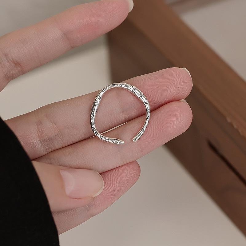 Xiaohongshu S925 Sterling Silver Women's Luxury Ring - Niche Design, Non-Fade Index Finger Fashion.