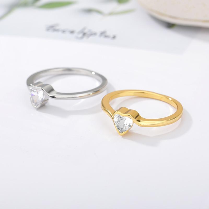 Stylish and simple heart-shaped zircon ring, golden sun and moon love index finger ring, women's jewelry personality