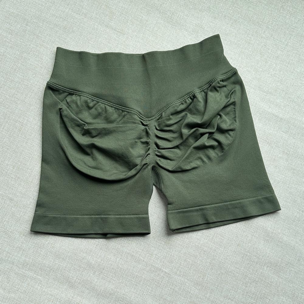 Pantalones Cortos de Yoga DF: 50 Colores, Cintura Original Fruncida de Tres Secciones, Levanta Glúteos, Tiro Bajo, Pantalones de Fitness sin Costuras de Tres Puntos