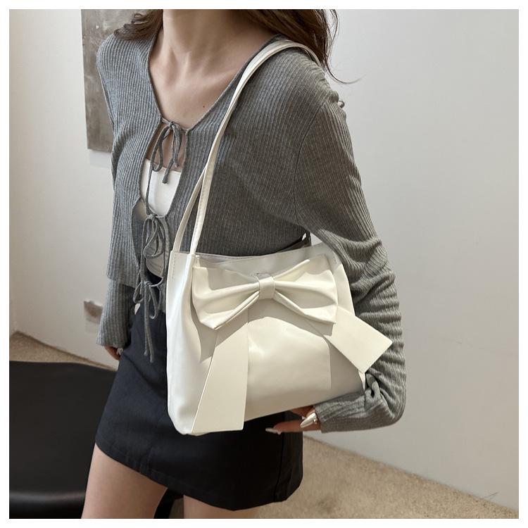 Japanese Solid Color Large Capacity Bow Tote Handbag: New Fashionable Simple Underarm Bag