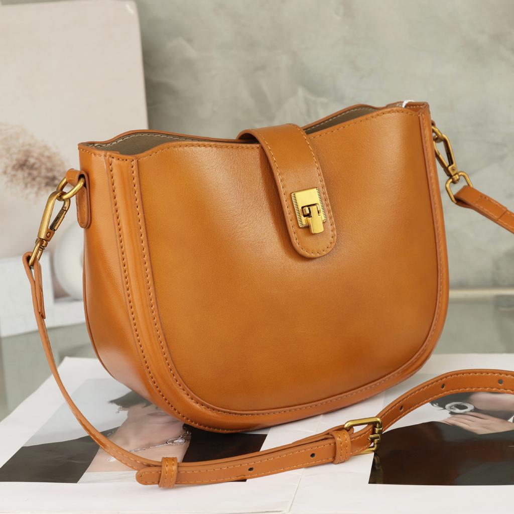 Cowhide Shoulder Shell Women's Bag Women's Fashion Simple Bag Practical Commuter Bag Multi-compartment