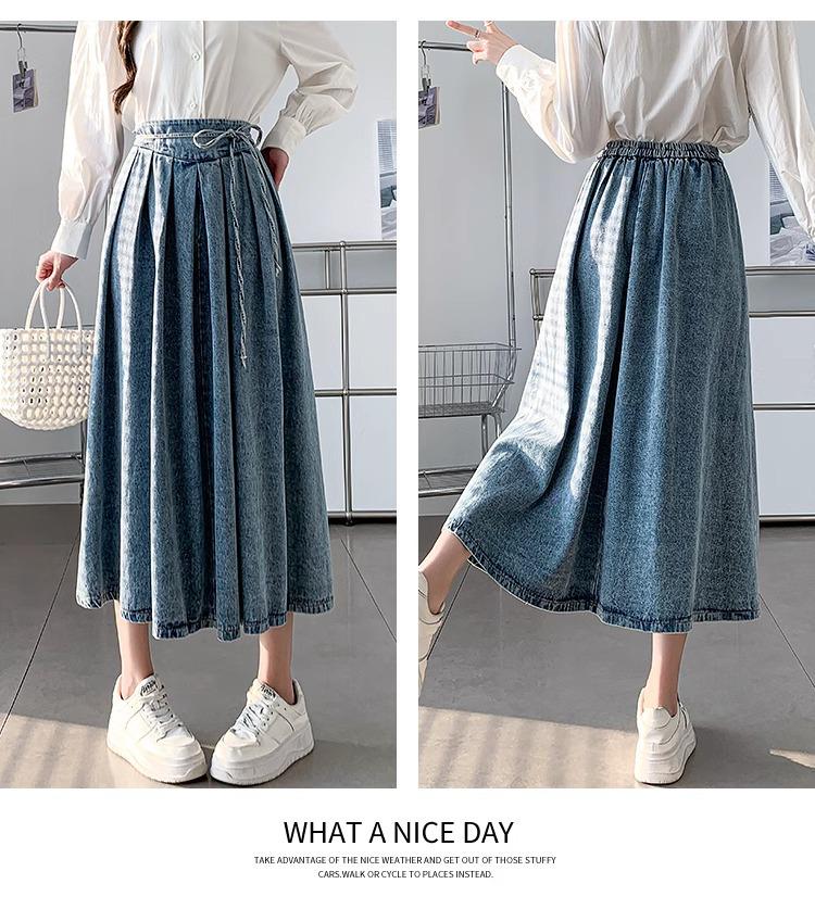 2025 Frühling/Sommer Koreanischer A-Linien Denim Midirock mit plissiertem Saum und elastischer hoher Taille.