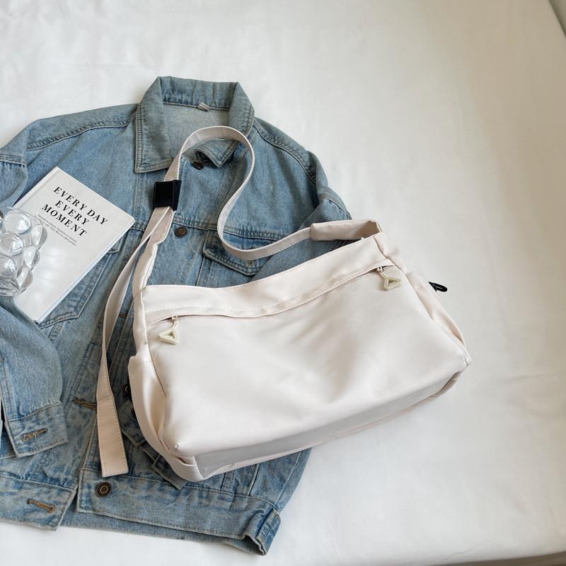 Stylish And Spacious Canvas Tote Bag For Women In Minimalist Design 2024 Edition