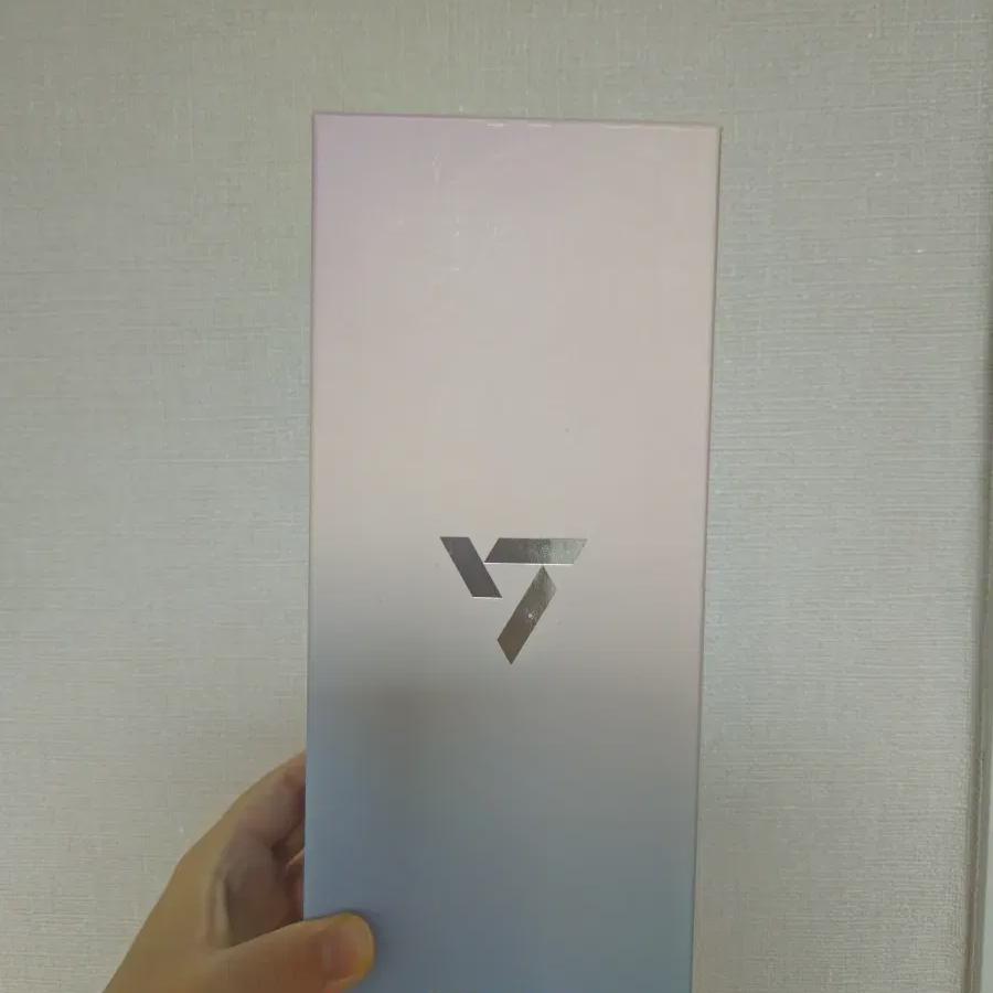 

Seventeen Семнадцать новых нейрет бонг