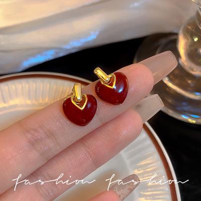Love Stud Earrings Design High-end Confession Series Red Dripping Oil New Young Retro Christmas Earrings