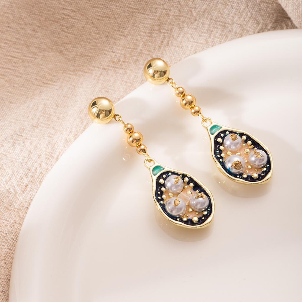 Exquisite Irregular Oil Painting Style Stud Earrings Long Pearl Inlaid Light Luxury High-End Temperament Earrings