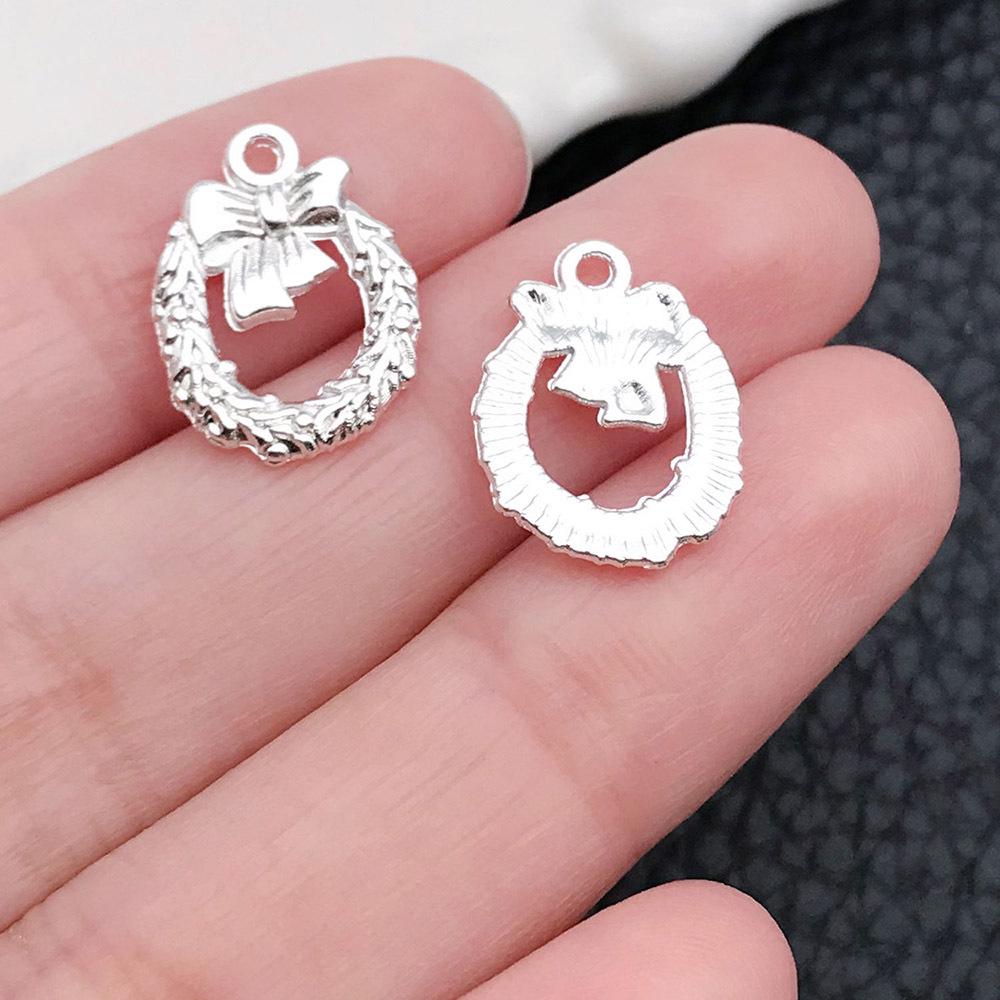 20-Piece Christmas Themed Bracelets: Silver Snowman, Santa Claus, Snowflake Pendants & Beads