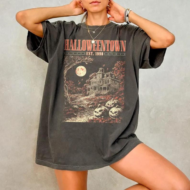 

Retro Halloween Graphic Shir Spooky Fall Aesthetic Gift All Sizes M
