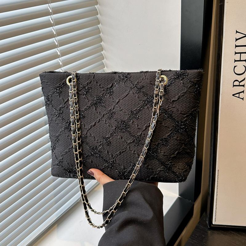 

2025 лето новая мода популярный иностранный стиль повседневная простая цепочка сумка через плечо женская чёрный