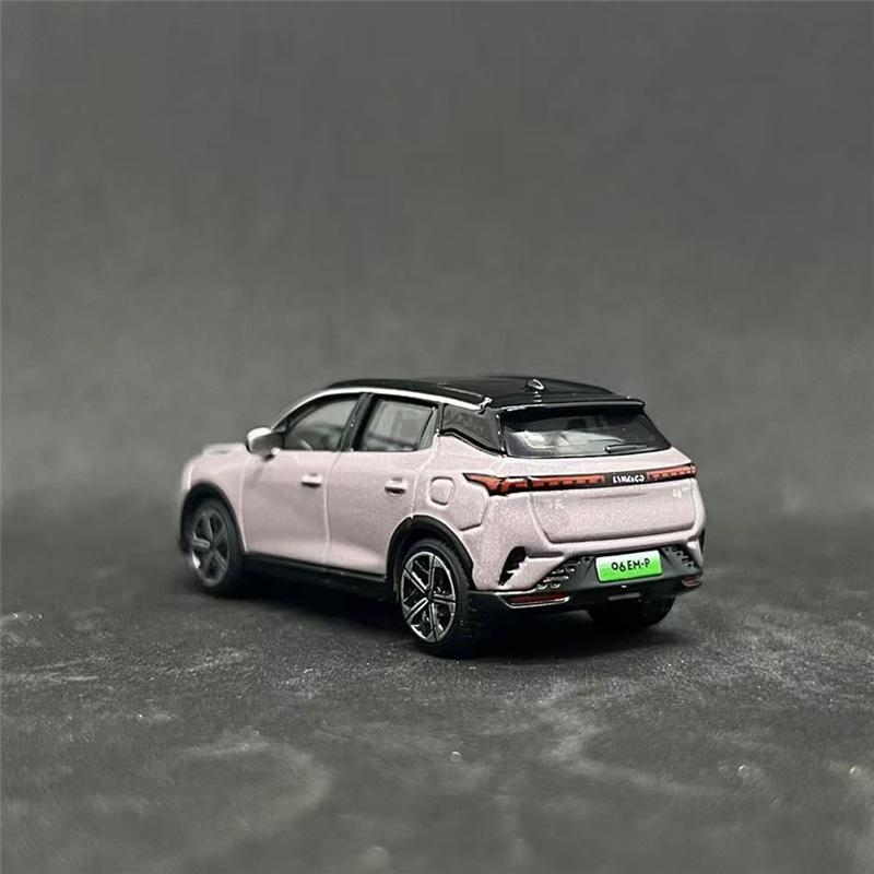 Bburago 1:64 LYNK&CO 06 EM-P SUV Alloy Car Model Diecast Metal Miniature Scale Vehicle Car Model Simulation Collection Kids Gift