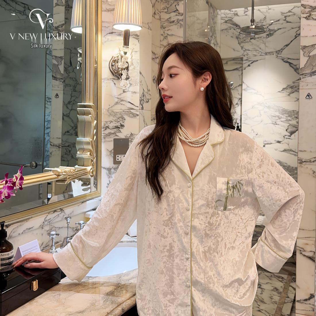 Шелковый Роскошный Женский Алмазный Бархатный Пижамный Комплект - Золотой Бархат, Стиль с Лацканами, Осенне-Зимняя Коллекция Medium