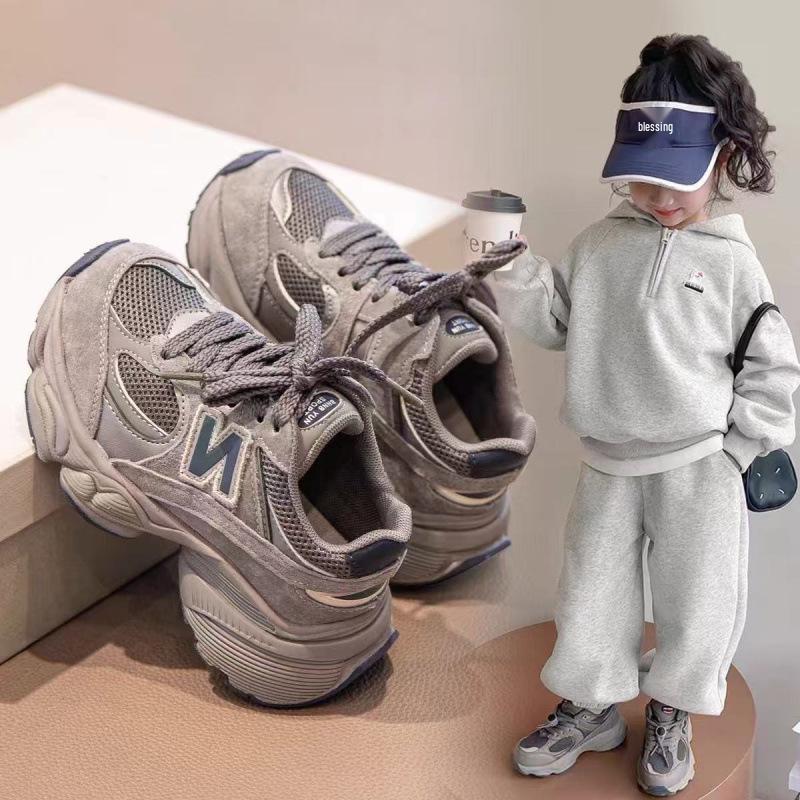 2026 Autumn Girls' Lightweight Running Shoes - Big Kids' Hot-Selling Sports Sneakers