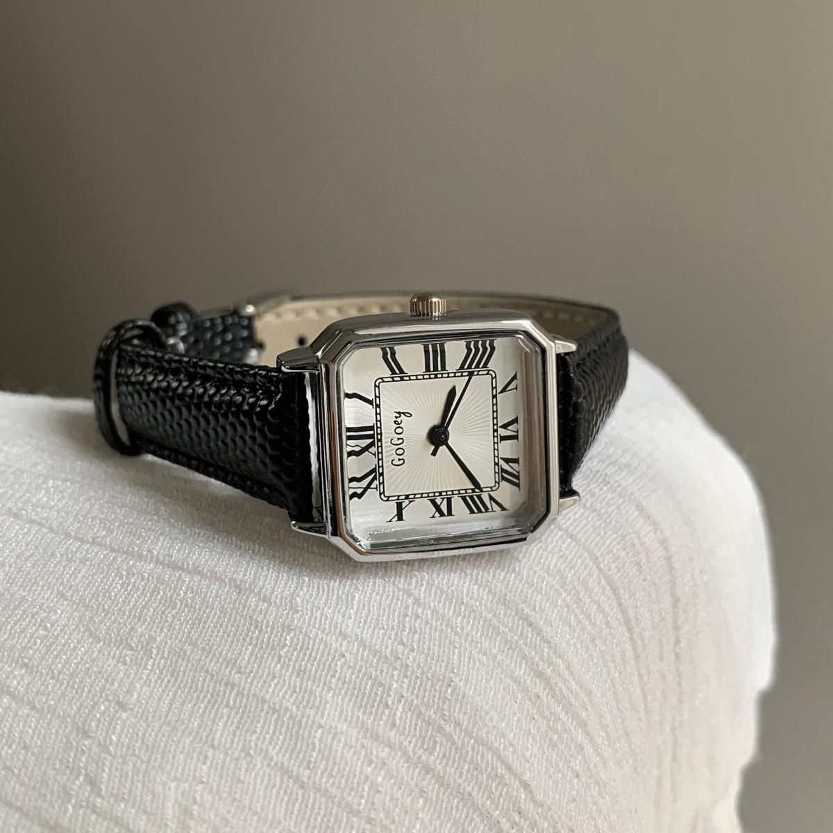 High Value Medieval Women S Watch Retro Roman High Sense Women S Watch Classic Square Plate Student Commuting Versatile