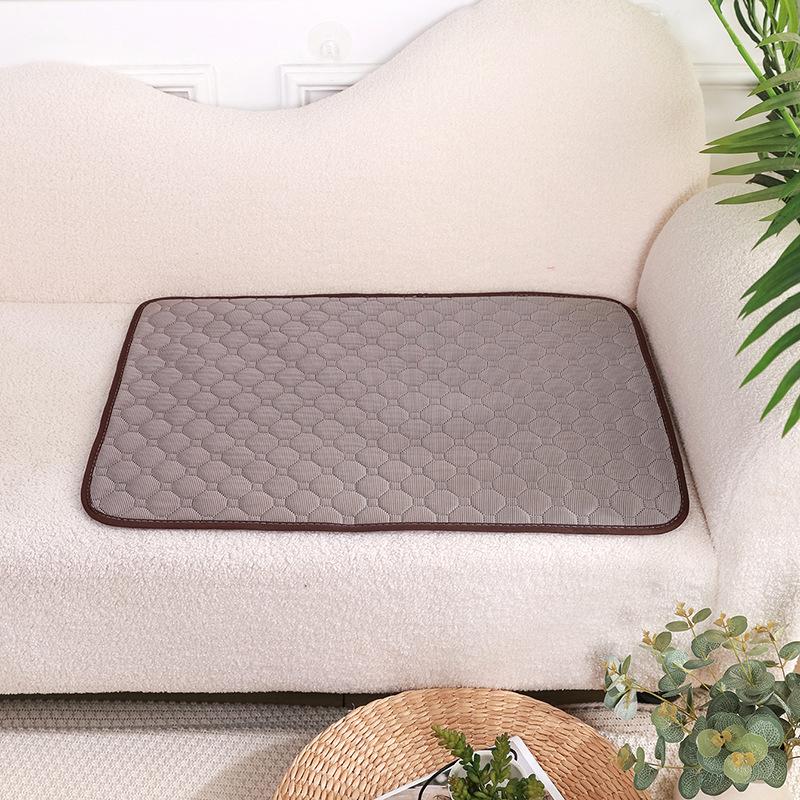 Pet Ice Silk Cooling Pad: Universal Incontinence Mat for Dogs and Cats