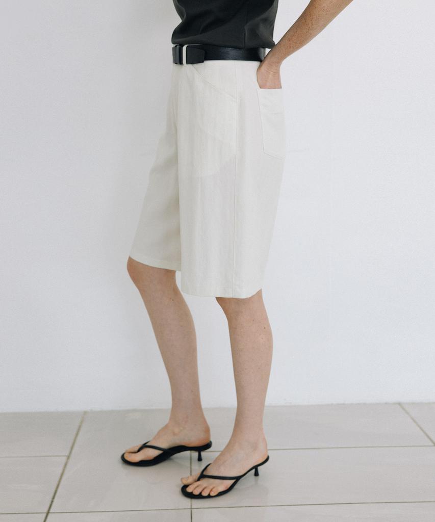 Beullaengkeulumumeon Heather Bermuda Pants_Ecru