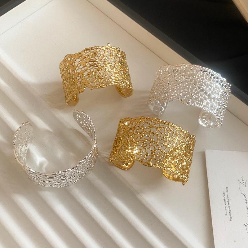Women's High-End Openwork Bangle: Exquisite, Versatile Autumn/Winter 2025 Fashion Jewelry