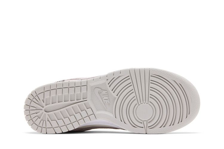 Women's Sneakers Nike Wmns Dunk Low SE 'Sail White Metallic Silver'