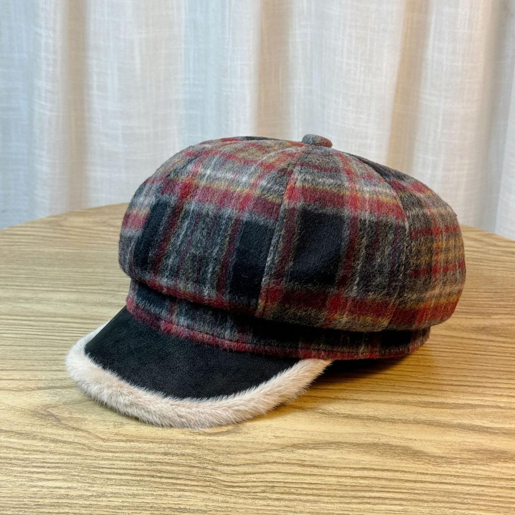 Retro Plaid Plush Star Anise Beret Female Autumn and Winter Warm Painter Hat