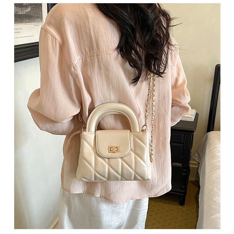 IELGY Diamond Chain Messenger Bag Summer Fashion Commuter Shoulder Handbag