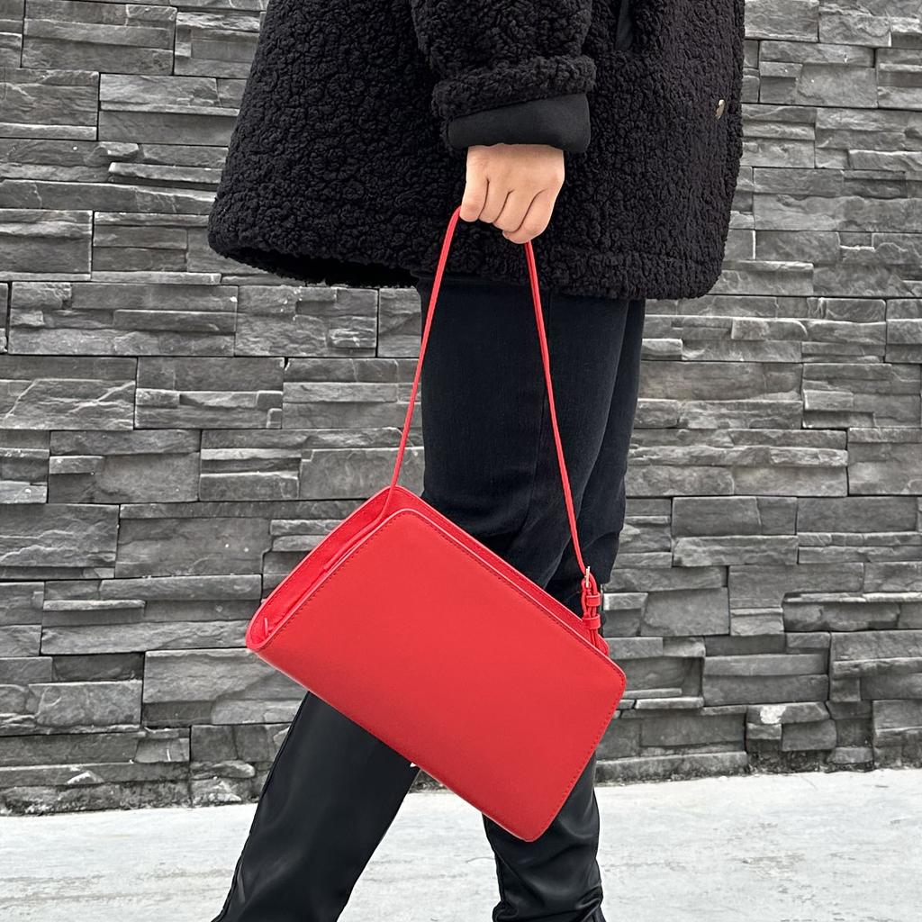 New French Niche Retro Stick Armpit Bag High-end Simple Shoulder Bag Tofu Small Square Bag Women's Bag
