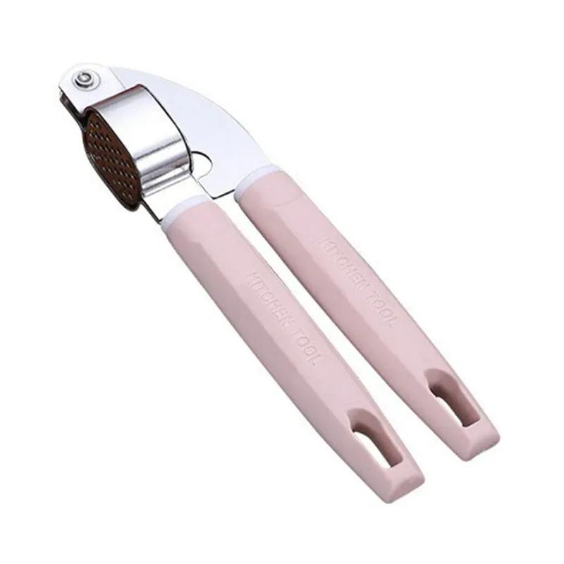 Nový 2024 Ruční lis na česnek s dřevěnou rukojetí Nerezová ocel 304 Drtič česneku Loupač česneku Drtič česneku Kreativní kuchyňské pomůcky1. Česnek