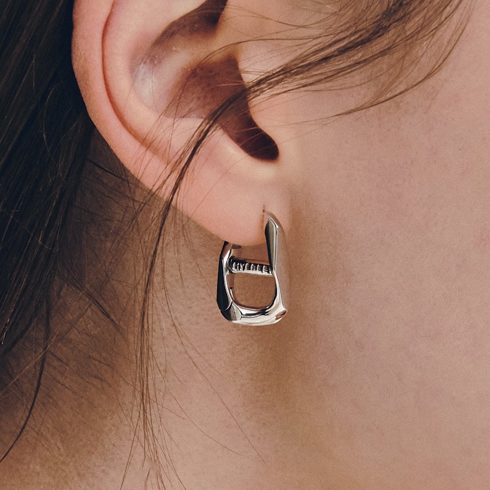 Eritre Silver (W) Curve Emblem Earrings S Hl5E14519W9Xxx