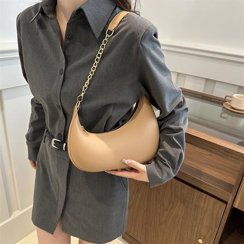 2024 summer casual personality trend simple underarm bag single shoulder niche baguette bag female messenger bag half-moon bag