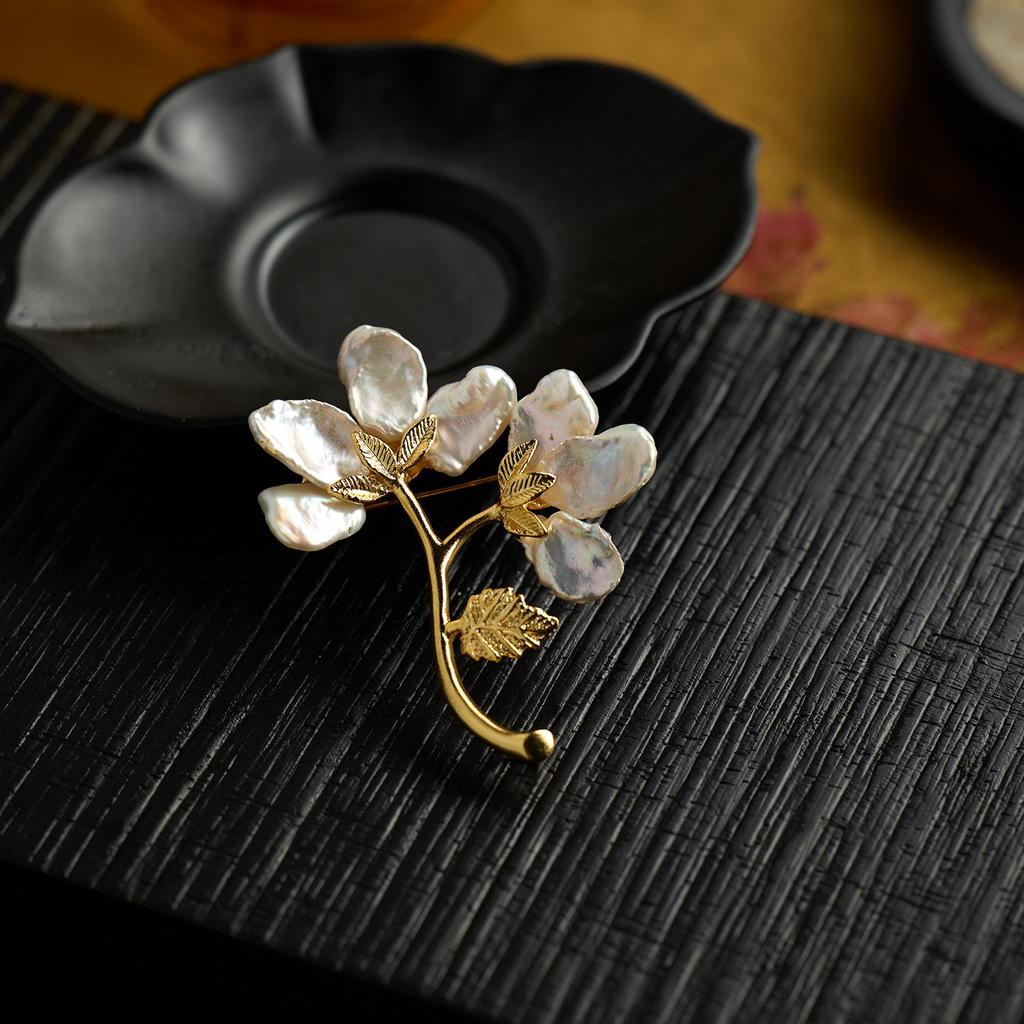 Moon Blossom Baroque Pearl Brooch: Retro Plant-Inspired Luxury Accessory Gift