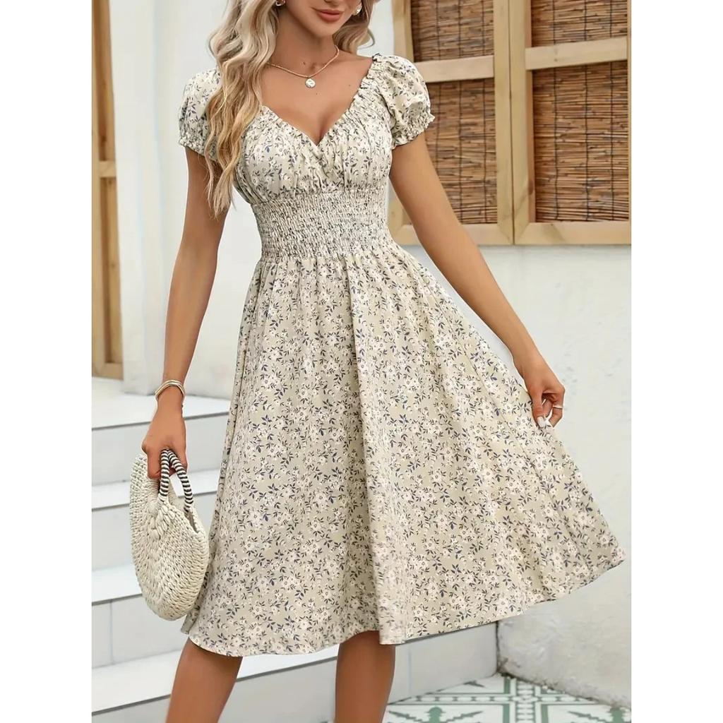 

Vintage Floral Dress with Fluffy Cuffs and Pleated Waist Cinching, Suitable for Women s Summer Beach Wear and Summer Parties XXL сірий