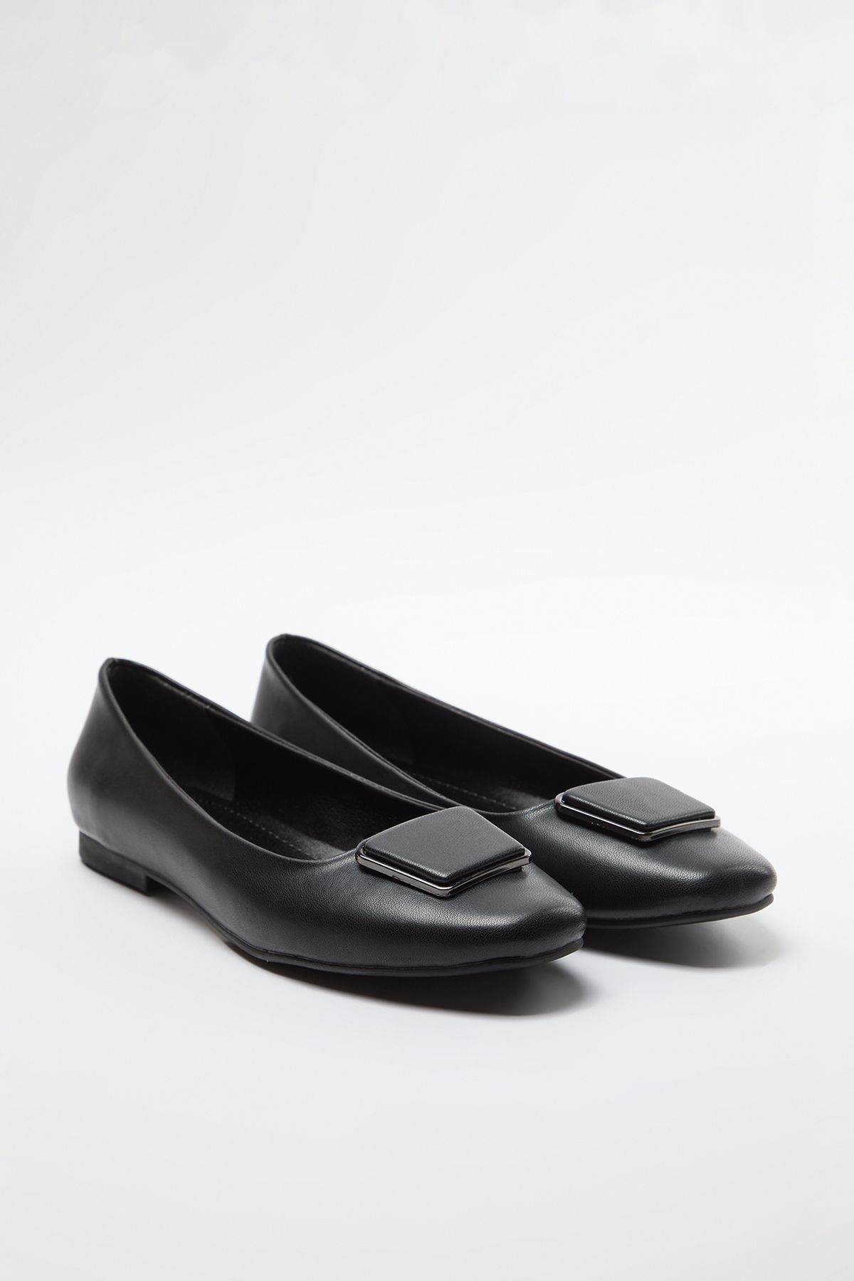 

Black Buckle Detailed Low Heel Women s Ballerinas 36
