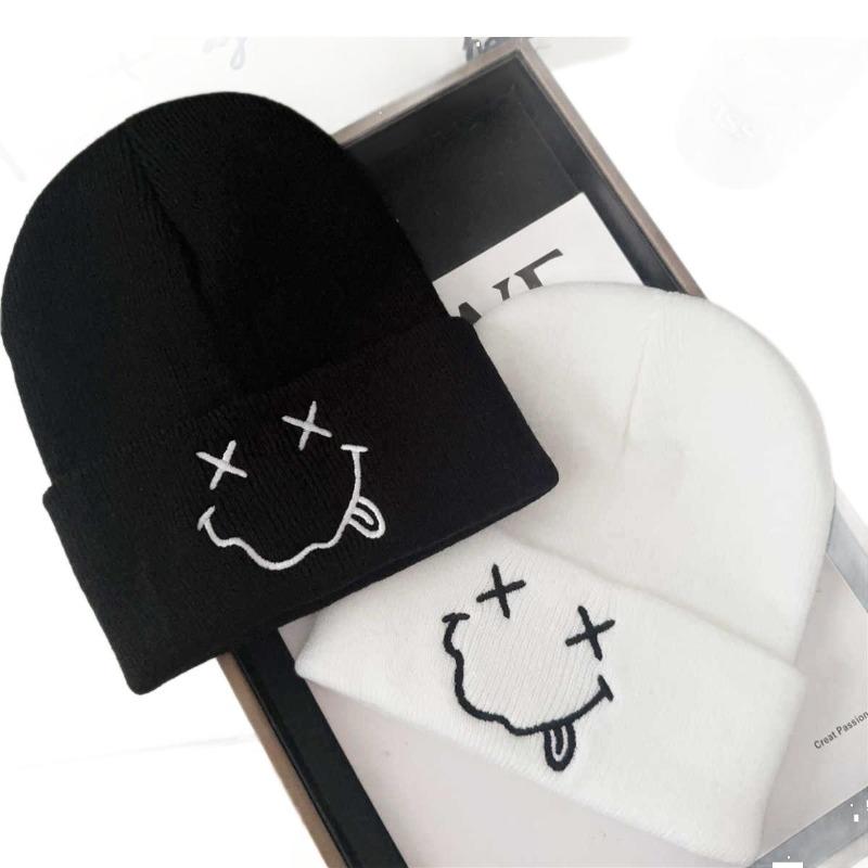 Niedliche und lustige lächelnde Strickmütze für Herbst und Winter, personalisiert und vielseitig, warme und ohrenschützende Wollmütze