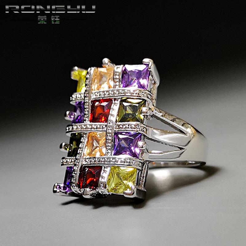 

Модное кольцо Rongyu с семицветным цирконом - Европейско-американские рождественские украшения Size 9
