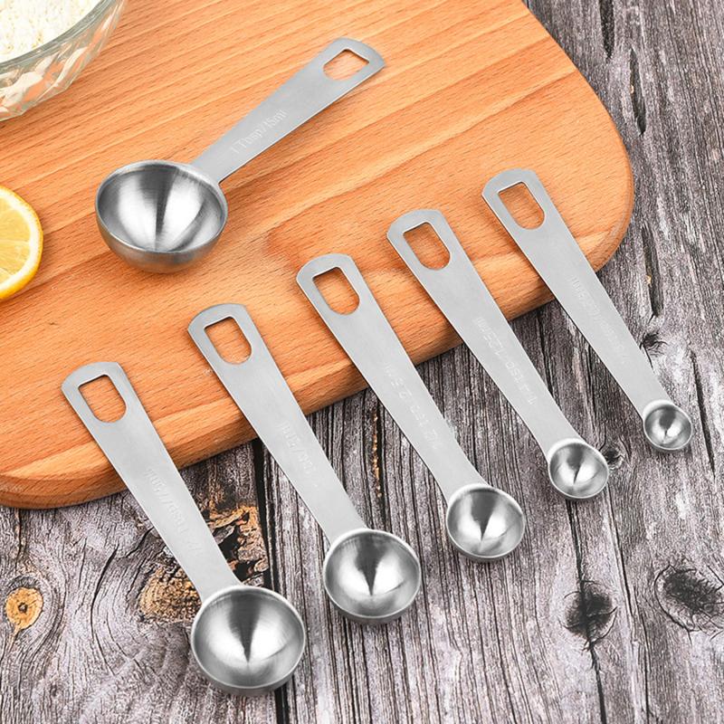 Nerezové Lžíce Kelímky Sada Malá Polévková lžíce s Měrkami Sada 6 kusů na Dárek Měření Suchých a Tekutých Ingrediencí Lžíce