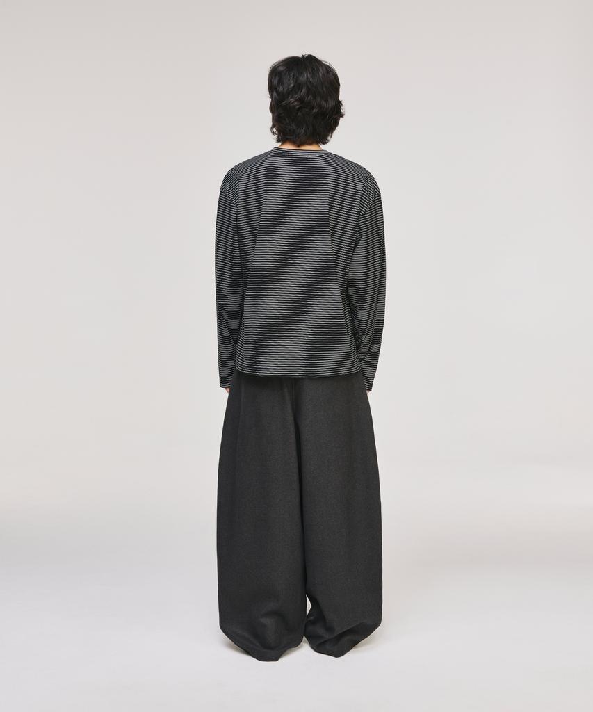 SIGNATURE Reverse Three-Tuck Baggy Slacks [Gray]