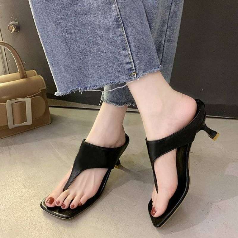 Korean Version of Simple Outer Wear Flip-flops Women's Summer 2025 New Fashionable Versatile Thin Heel Square Head High Heel Cool Slippers