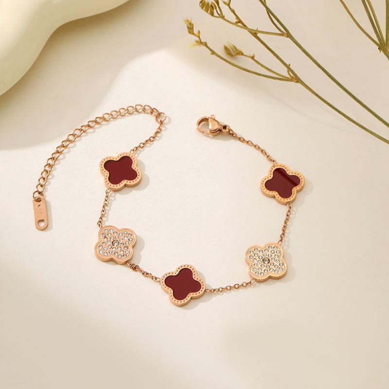 Fashion 18K Four-leaf Clover Bracelet Titanium Steel Light Luxury Senior Sense of Simplicity Fashion Versatile Bracelet