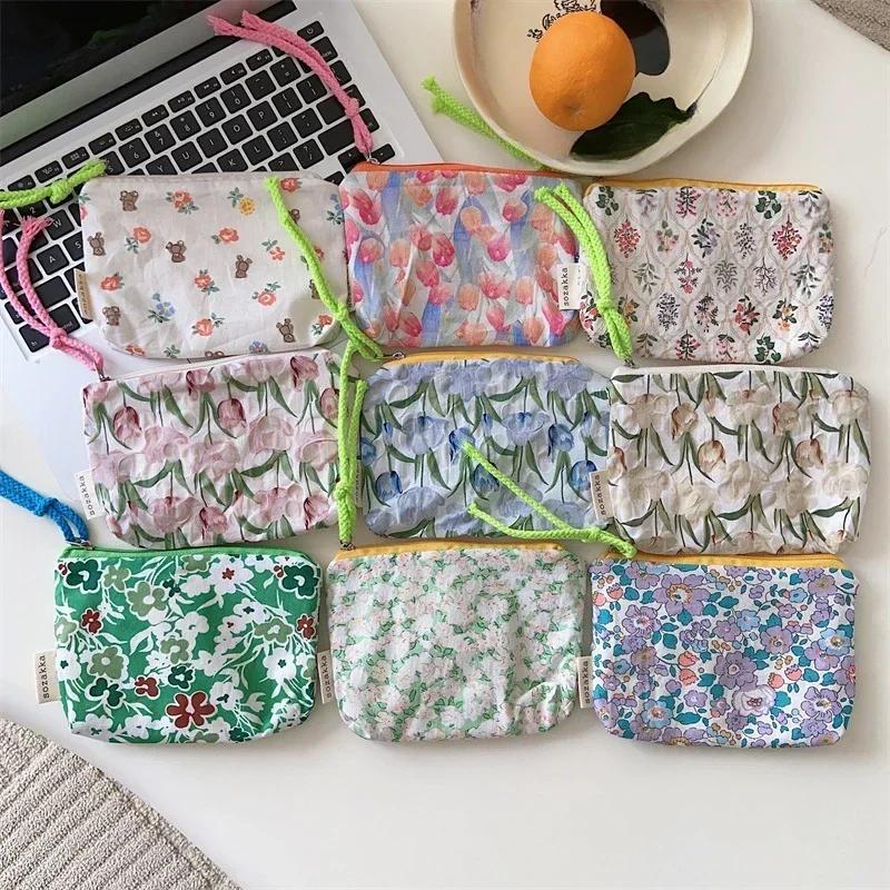 

Daily Clutch Bag Makeup Bag Card Organizer Coin Purse Lipstick Key Storage Bag Fresh Floral Cosmetic Bags Mini Purse Coin Pouch